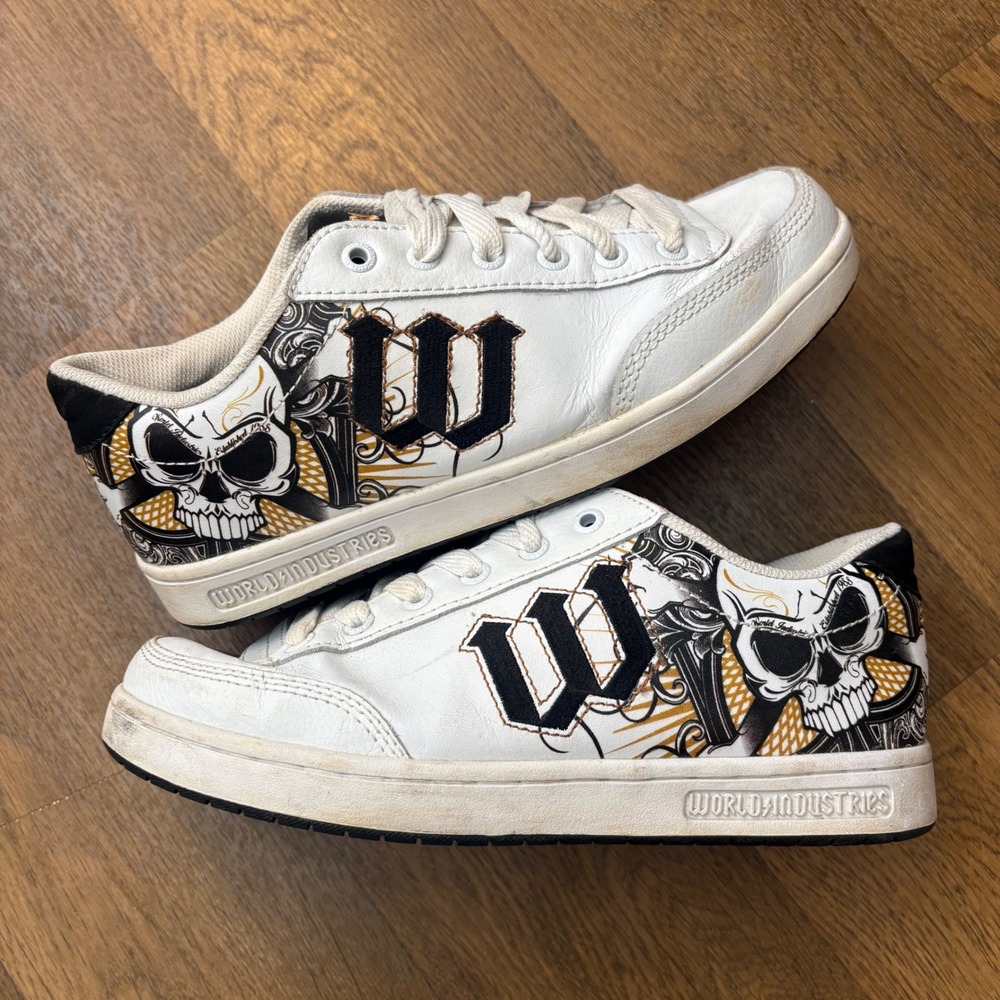 Vintage Y2K Skater World Industries Grunge Style Skull White Skate Chunky Shoes